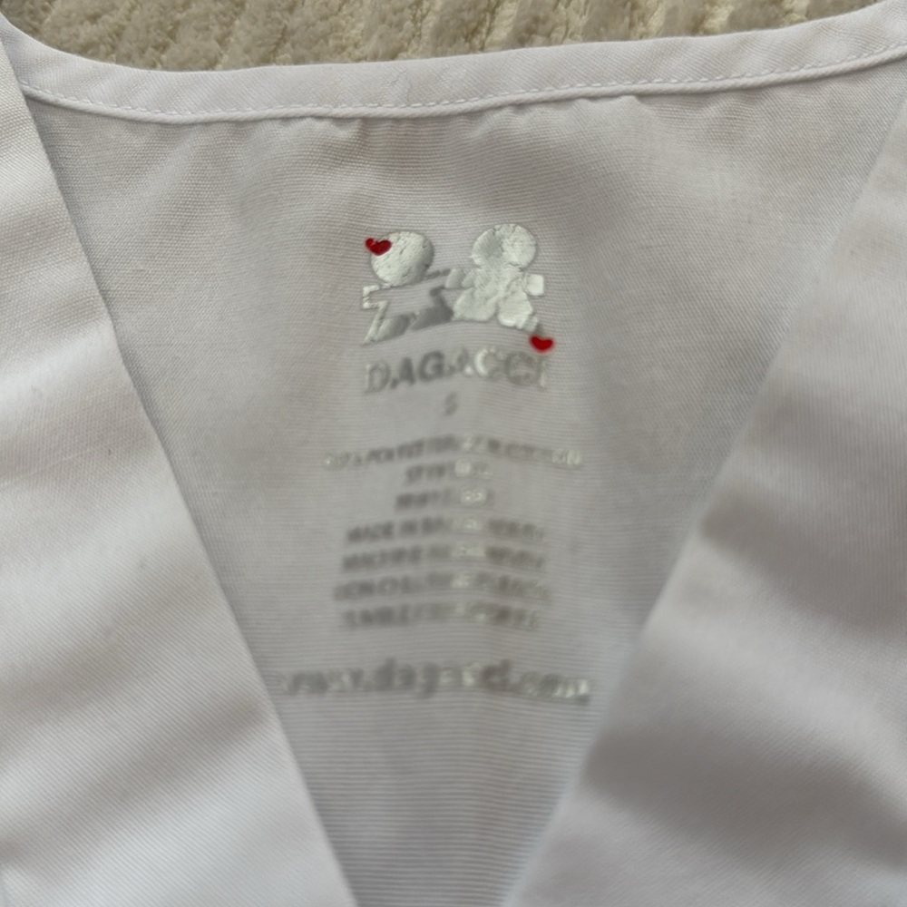 White Scrub Set ❤️ - Picture 4 of 6